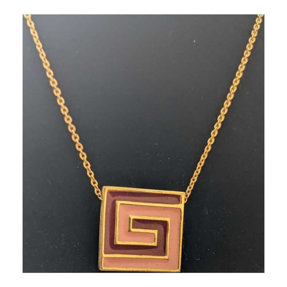 Givenchy G Logo Paris‎ New York Square Gold Tone Pendant Necklace Purple Pink - Picture 2 of 5